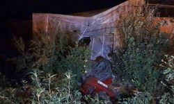 Yoldan çıkan otomobil seraya çarptı: 5 yaralı