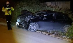 Bursa'da iki otomobil çarpıştı