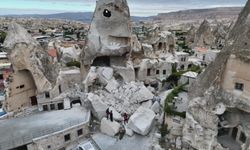 Kapadokya'da peribacasının bir kısmı yıkıldı