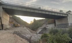 Bilecik'te Hamsu Köprüsü trafiğe kapatıldı