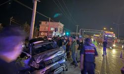 İki otomobil çarpışınca 19 yaşındaki genç hayatını kaybetti