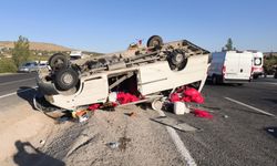 Tarım işçilerini taşıyan minibüs devrildi