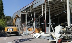 Bursa'da Tahtalı Mahallesi’nde 3 kaçak yapı yıkıldı