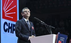 Özgür Özel: "Benim İl Başkanım yanımdadır, Özgür Çelik'tir"
