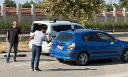 Bursa’da trafik kazası: Resmi bakanlık aracı da hasar gördü