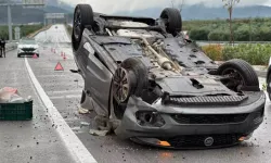 Bursa'da su birikintisine giren otomobil takla attı!