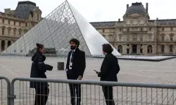 Louvre Müzesi müdüründen "hırsızlık" açıklaması