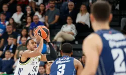 EuroLeague'de Türk derbisinin kazananı Fenerbahçe Beko oldu