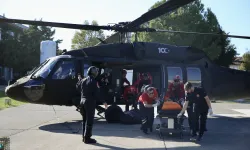 Yamaç paraşütü kayalık alana düştü
