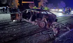 İki otomobilin çarpışması can kaybıyla sonuçlandı