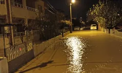 Sağanak yağışta sokaklar sular altında kaldı