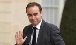 İstifa eden başbakan yeniden atandı!