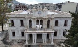 Hatay’da hasar gören tarihi valilik binasında restarasyon!