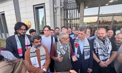 İsrail'in alıkoyduğu 2 aktivist Antalya'ya döndü