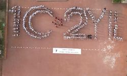 Bursa'da öğrenciler Cumhuriyetin 102.yılını çizdi