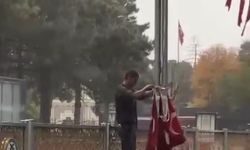 Vatandaşın bayrak hassasiyeti duygulandırdı