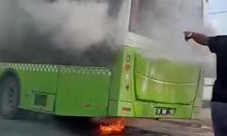 Adana’da belediye otobüsü alev alev yandı