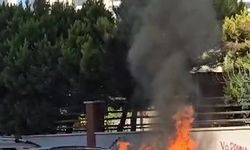Adana’da park halindeki araç alev alev yandı