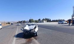 Adıyaman’da iki otomobil çarpıştı: 4 yaralı