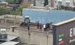 Ailesini rehin alıp bıçak çekti, özel harekat polisi bacağından vurdu