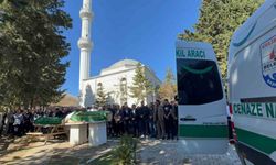 Alabora olan teknede hayatını kaybeden 2 kişi son yolculuğuna uğurlandı