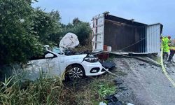 Alaşehir’de kontrolden çıkan kamyonet dehşet saçtı: 2 ölü 3 yaralı