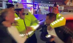 Alkollü sürücü ve yakınları polise yumrukla saldırdı: O anlar kamerada
