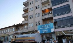 Annesinin cesediyle 1 ay yaşadı