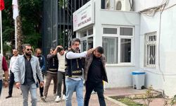 Antalya’da 2 kişinin ölümüyle sonuçlanan silahlı kavga şüphelileri adliyeye sevk edildi