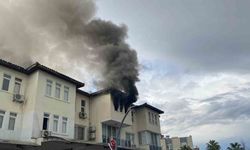 Antalya’da apartman dairesi alev alev yandı