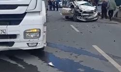 Arnavutköy’de otomobil tıra arkadan çarptı: 1 ölü