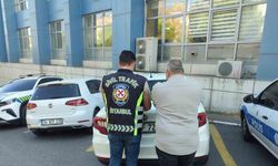 Avcılar’da bir sürücü İETT otobüsünün önünü kesti: O anlar kamerada