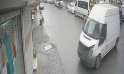 Avcılar’da freni boşalan panelvan dükkana daldı: O anlar kamerada