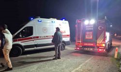 Balıkesir’de yol kenarına uçan otomobilin sürücüsü yaralandı