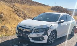 Batman’da pikap ile otomobil kafa kafaya çarpıştı