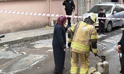 Beyoğlu’nda değiştirdiği sırada tüpün parlaması ile ev sahibi yaralandı