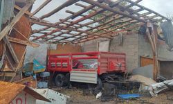 Beypazarı’nda fırtına çatıları uçurdu