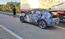 Bursa’da kamyon otomobille çarpıştı: 1 yaralı