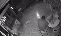 Camını kırıp girdiği markette çilingir sofrasını kurup 1 saat alem yaptı