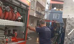 Çatı katında çıkan yangın paniğe neden oldu