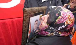 Cenazede yürek burkan feryat, anne şehit oğlunun fotoğrafına sarıldı: "Kurban olurum sana"