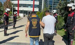 Cinayet davası esnasında silahla adliye önüne gelen 3 şahıs yakalandı