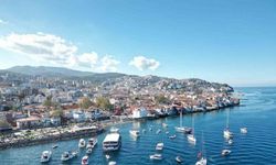 Bursa'da onlarca tekne kortej yaptı