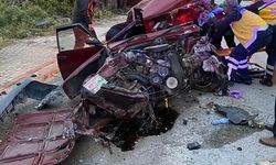 Direğe çarparak hurdaya dönen Fiat Tofaş’ın sürücüsü ağır yaralandı