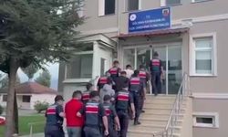 Düzce’de havaya ateş açan 5 kişi kıskıvrak yakalandı