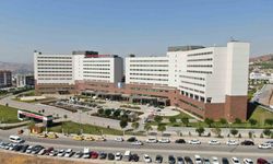 Elazığ’da balkondan düşen çocuk yaralandı