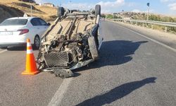 Elazığ’da otomobil takla attı