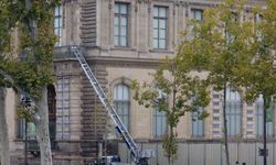 Fransa’dan Louvre açıklaması: "Hırsızlar pencereyi kırarak Apollo Galerisi’ne girdiler ve mücevherleri çaldılar"