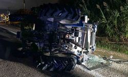 Gönen’de otomobil traktöre çarptı: 2 yaralı