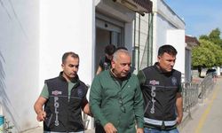 İddianameye göre Başkan Tekin kocasını "çantacısı" yapmış